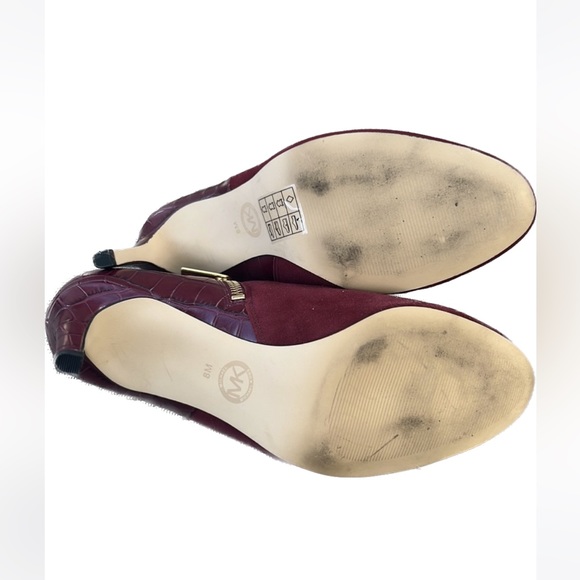 MICHAEL Michael Kors Suede Crocodile-Embossed Ankle Booties Merlot Size 8 - Picture 10 of 11